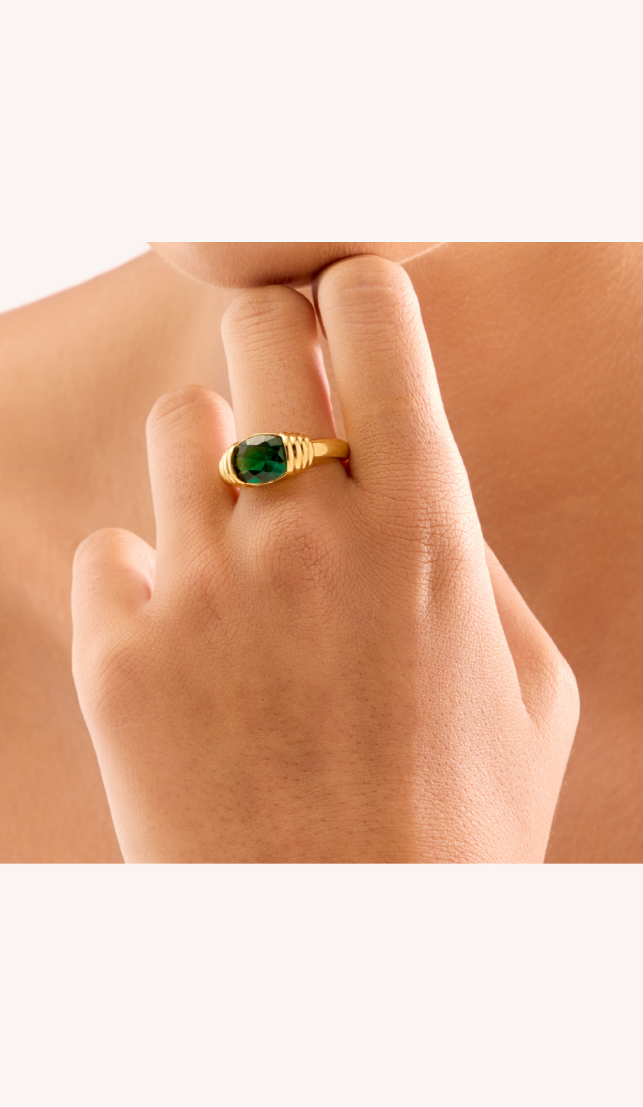 18K Gold Akula Emerald Blaze Ring