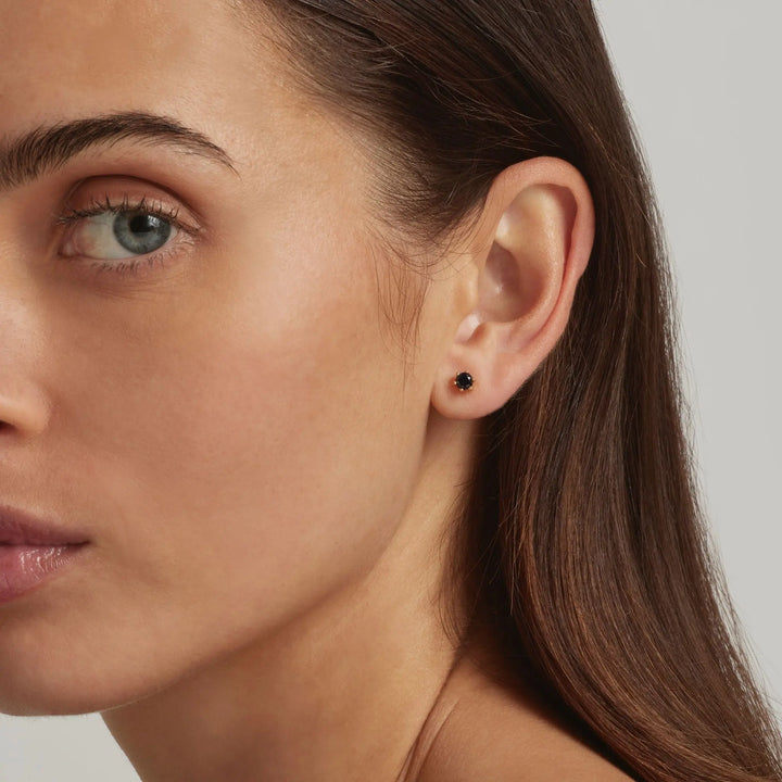 18K Gold Vermeil Round Sapphire Blue Stud Earrings